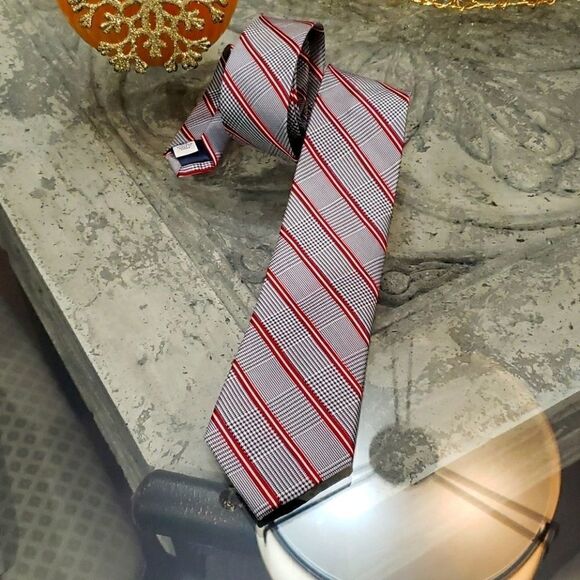 𝅺izod Silk Tie - Picture 1 of 3